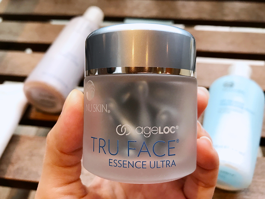 ageLOC Tru Face Essence Ultra